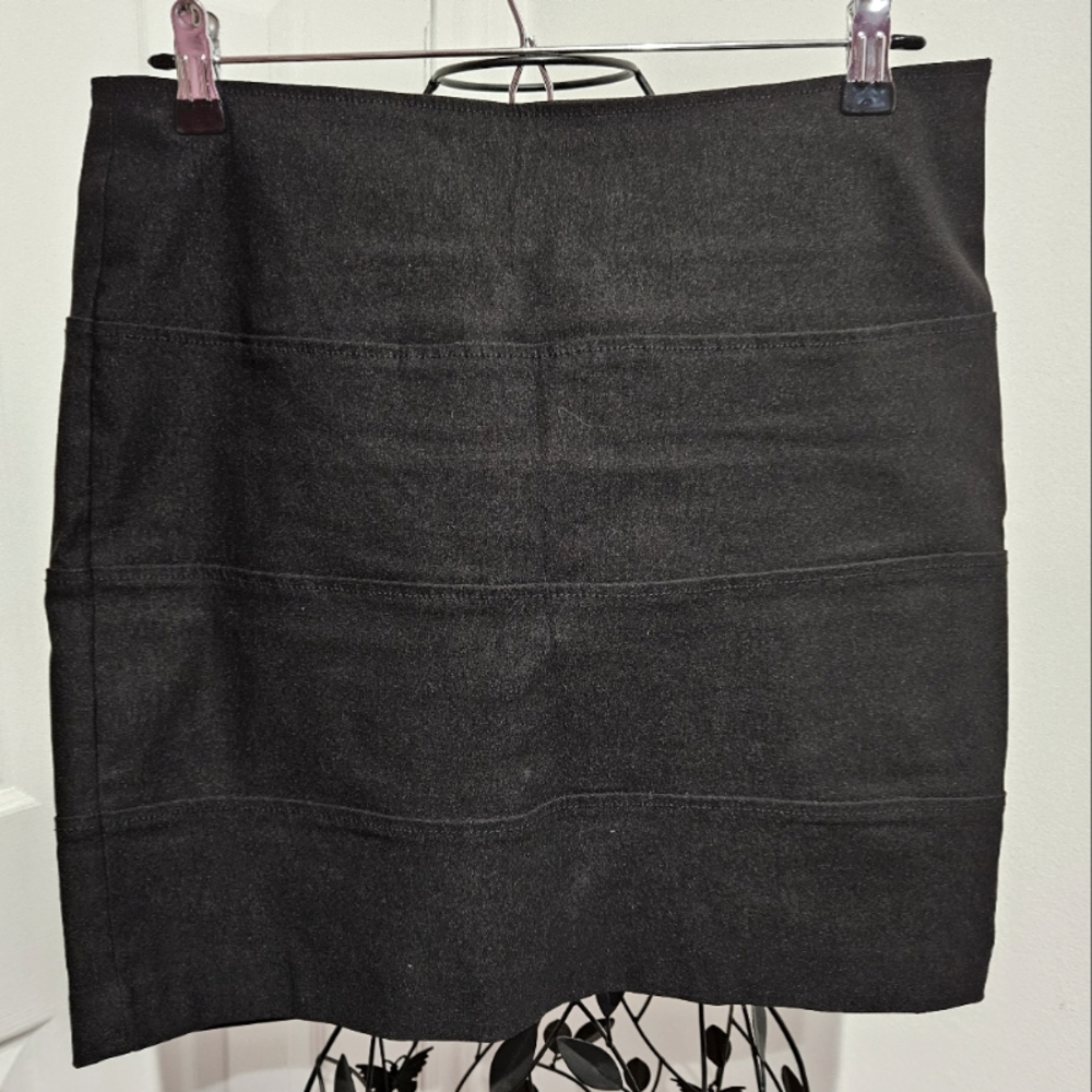 Mini‎ skirt